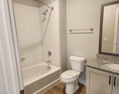 7460 N Zanjero Boulevard - Photo Thumbnail 12