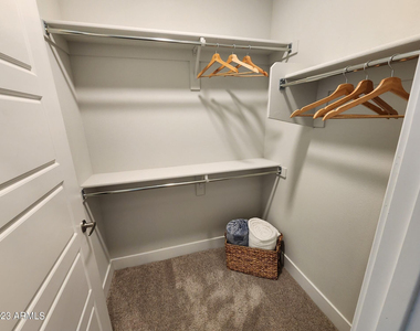 7460 N Zanjero Boulevard - Photo Thumbnail 7