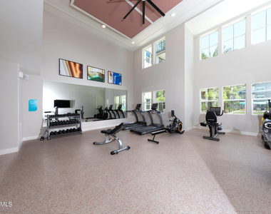 7460 N Zanjero Boulevard - Photo Thumbnail 14