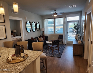 7460 N Zanjero Boulevard - Photo Thumbnail 3
