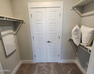 7460 N Zanjero Boulevard - Photo Thumbnail 5