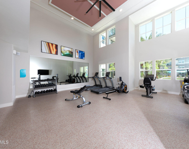 7460 N Zanjero Boulevard - Photo Thumbnail 9