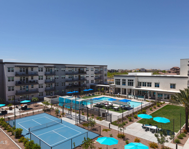 7460 N Zanjero Boulevard - Photo Thumbnail 8