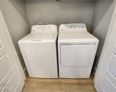 7460 N Zanjero Boulevard - Photo Thumbnail 7