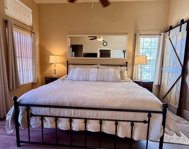 10017 E Mountain View Road - Photo Thumbnail 19