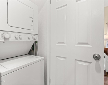 10017 E Mountain View Road - Photo Thumbnail 30