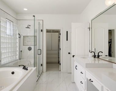 9458 E Desert Cove Avenue - Photo Thumbnail 16