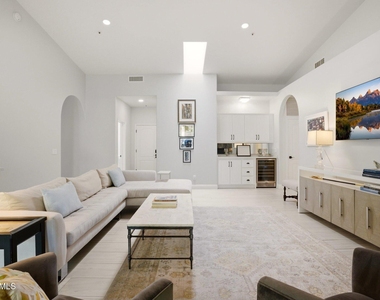 9458 E Desert Cove Avenue - Photo Thumbnail 12