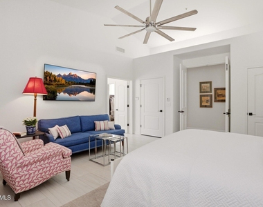 9458 E Desert Cove Avenue - Photo Thumbnail 15