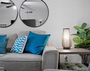 2034 W Pampa Circle - Photo Thumbnail 4