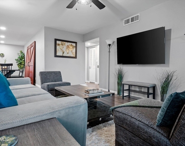 2034 W Pampa Circle - Photo Thumbnail 3
