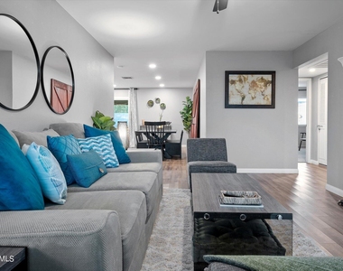 2034 W Pampa Circle - Photo Thumbnail 5