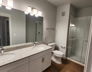 10529 E Hampton Avenue - Photo Thumbnail 6