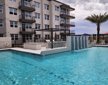 10529 E Hampton Avenue - Photo Thumbnail 10