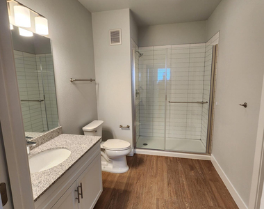 10529 E Hampton Avenue - Photo Thumbnail 6