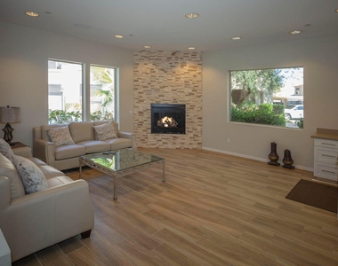 9550 E Thunderbird Road - Photo Thumbnail 4