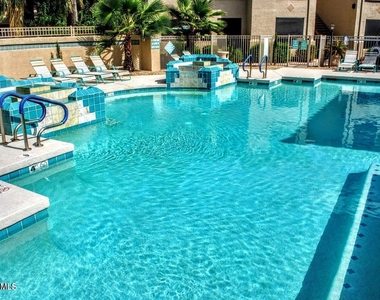9550 E Thunderbird Road - Photo Thumbnail 13