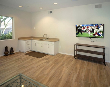 9550 E Thunderbird Road - Photo Thumbnail 5