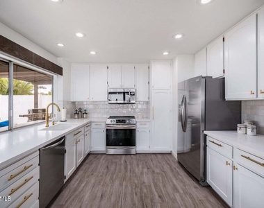 7733 E Hubbell Street - Photo Thumbnail 5