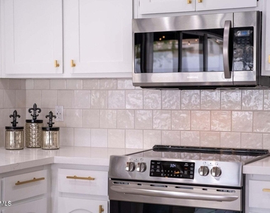 7733 E Hubbell Street - Photo Thumbnail 6
