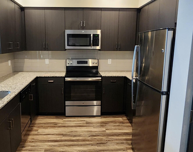 250 E Ray Road - Photo Thumbnail 2