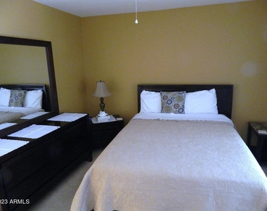 20813 N 147th Drive - Photo Thumbnail 18