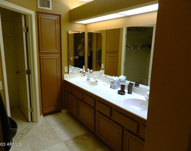 20813 N 147th Drive - Photo Thumbnail 14