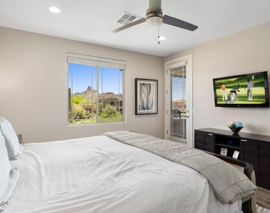 10260 E White Feather Lane - Photo Thumbnail 17
