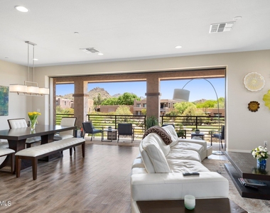 10260 E White Feather Lane - Photo Thumbnail 2