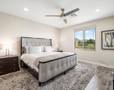 10260 E White Feather Lane - Photo Thumbnail 16