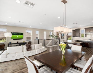 10260 E White Feather Lane - Photo Thumbnail 4