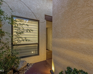 4611 E Desert Drive - Photo Thumbnail 6