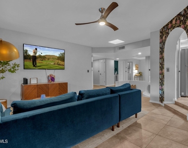 4611 E Desert Drive - Photo Thumbnail 13