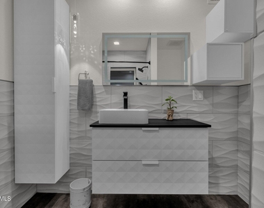 4611 E Desert Drive - Photo Thumbnail 39