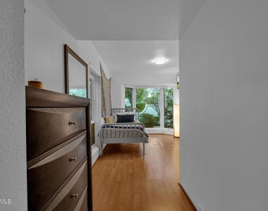 4611 E Desert Drive - Photo Thumbnail 29