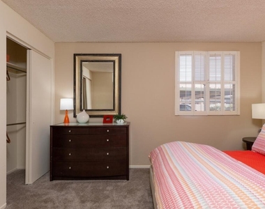 6201 W Olive Avenue - Photo Thumbnail 7