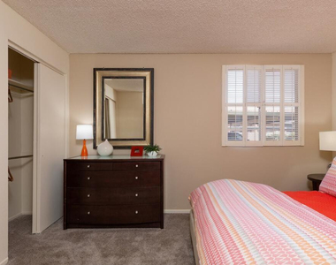 6201 W Olive Avenue - Photo Thumbnail 7