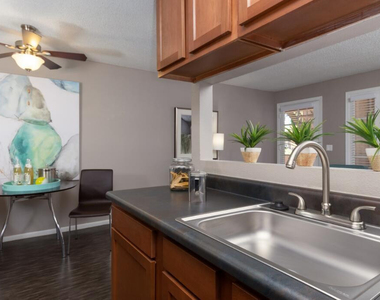 6201 W Olive Avenue - Photo Thumbnail 8