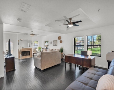 8300 E Via De Ventura -- - Photo Thumbnail 7