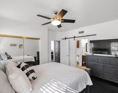 8300 E Via De Ventura -- - Photo Thumbnail 15