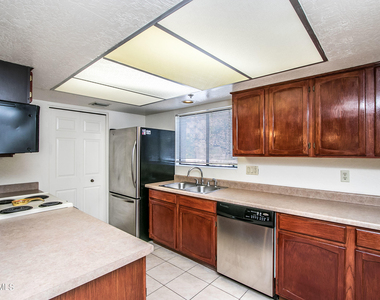 3031 N Civic Center Plaza - Photo Thumbnail 7