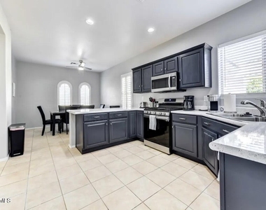 153 N Greenwood -- - Photo Thumbnail 7