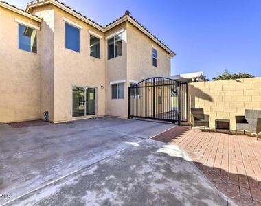 153 N Greenwood -- - Photo Thumbnail 24