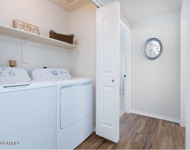 3636 E Inverness Avenue - Photo Thumbnail 5