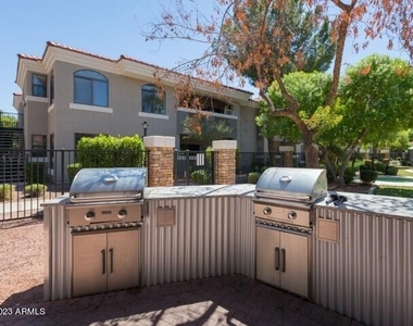 3636 E Inverness Avenue - Photo Thumbnail 10