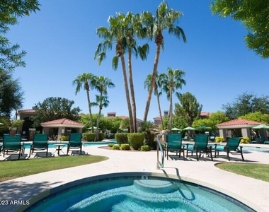 3636 E Inverness Avenue - Photo Thumbnail 15