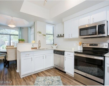 3636 E Inverness Avenue - Photo Thumbnail 3