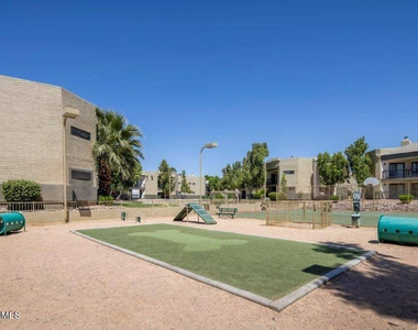 1440 S Val Vista Drive - Photo Thumbnail 10