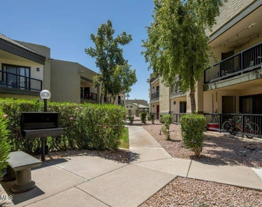 1440 S Val Vista Drive - Photo Thumbnail 12