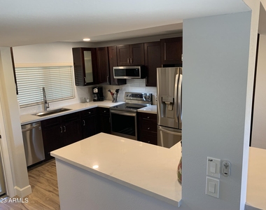 7344 N Via Camello Del Norte -- - Photo Thumbnail 17